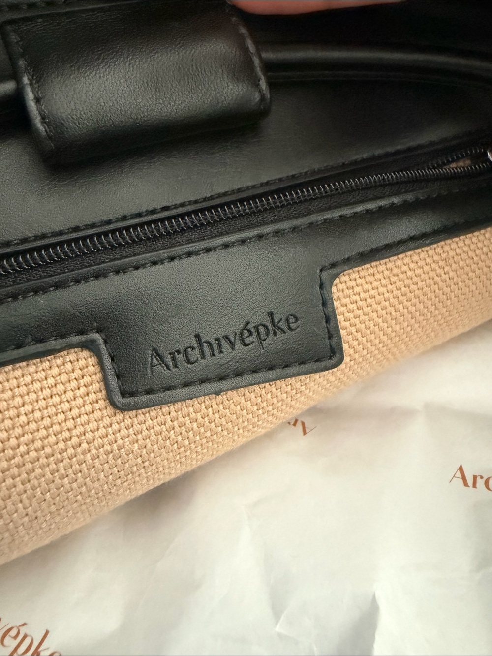 Archivepke Black Leather Shoulder Bag - Picture 6 of 10